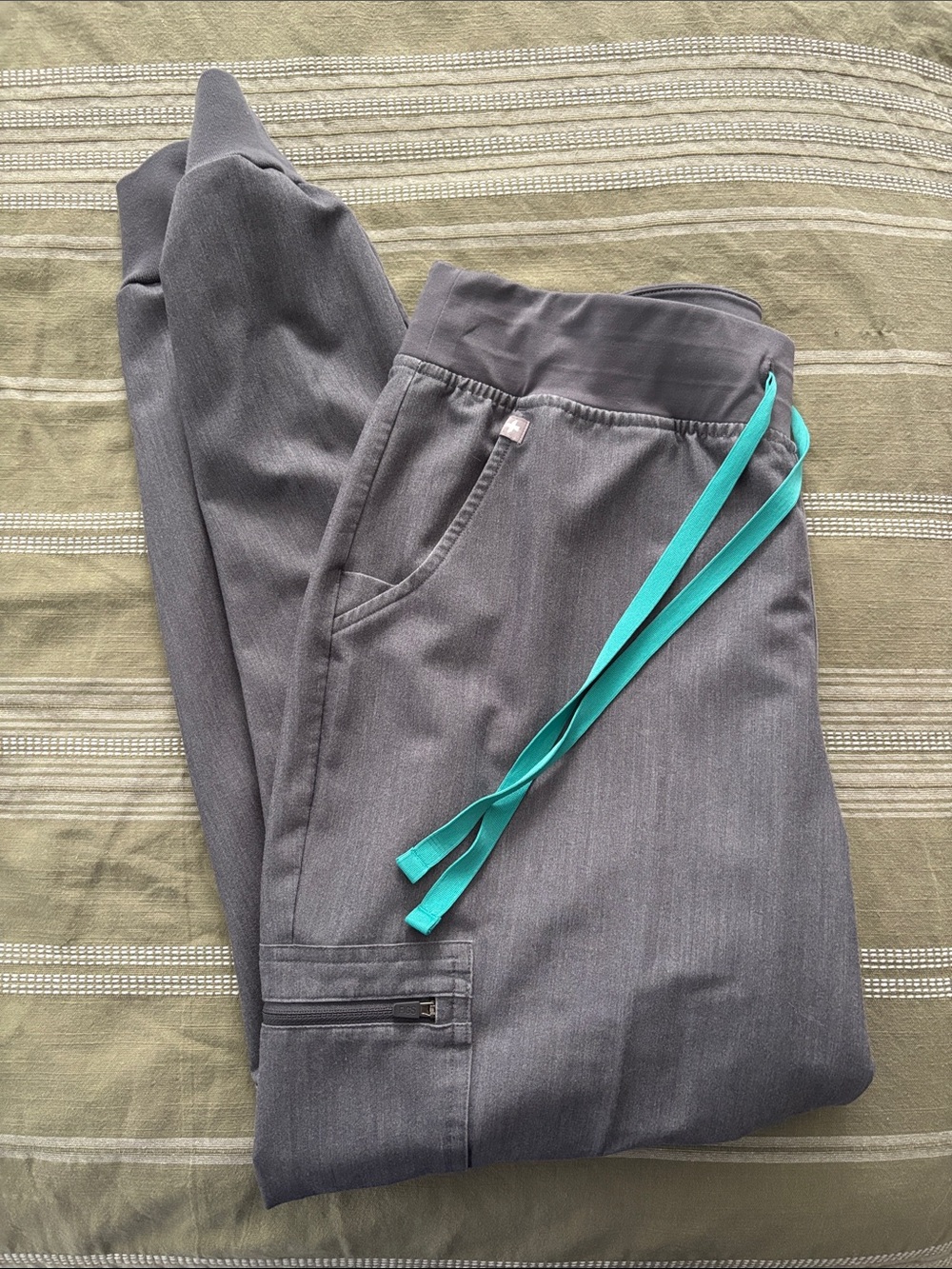 Figs Women's Gray Jogger Scrub Pants with Teal Drawstring